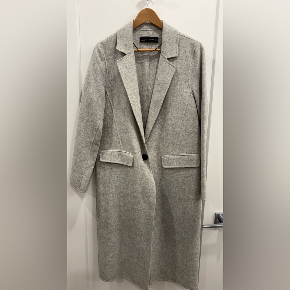Zara Woman’s Lightweight Wool Blend Jacket – Size Medium New W/O tags.